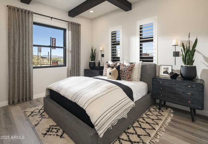 Sereno_Canyon_Callum_Bedroom_3084_conver