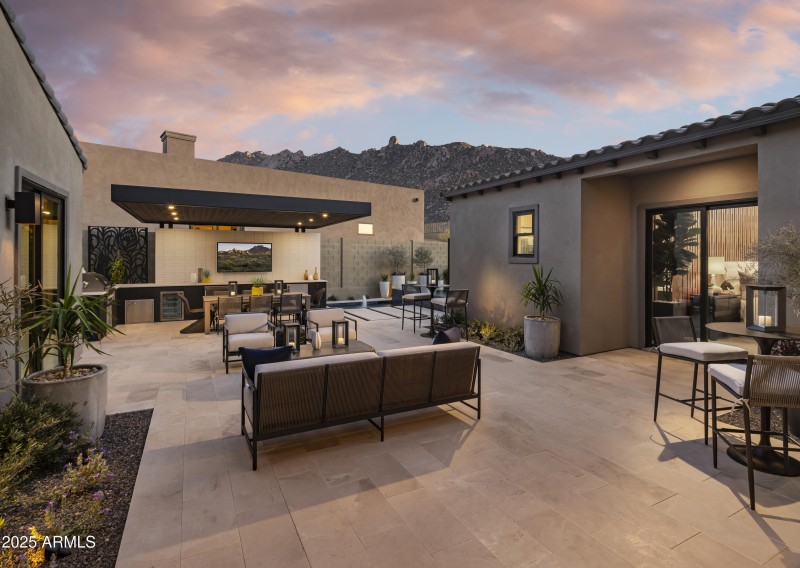 Sereno_Canyon_Callum_Patio_4877_conversi