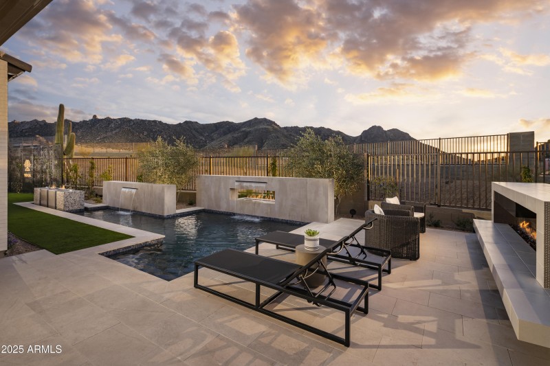 Sereno_Canyon_Callum_Backyard_3309_conve