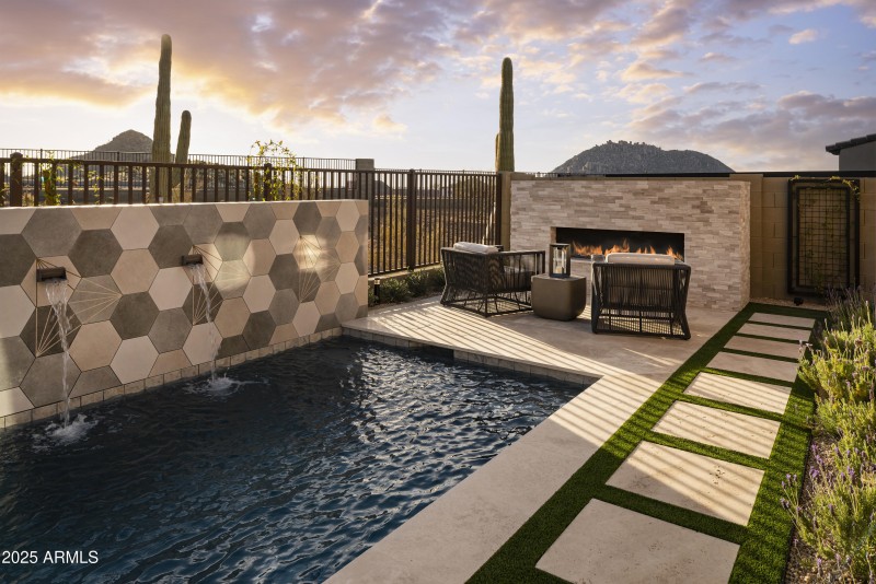 Sereno_Canyon_Stellan_Backyard_3974_conv