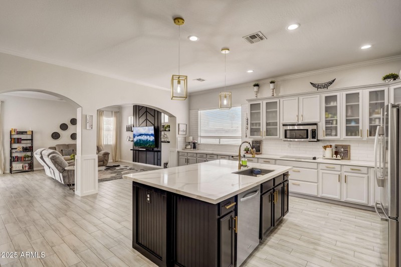 17-web-or-mls-W Durango St-015