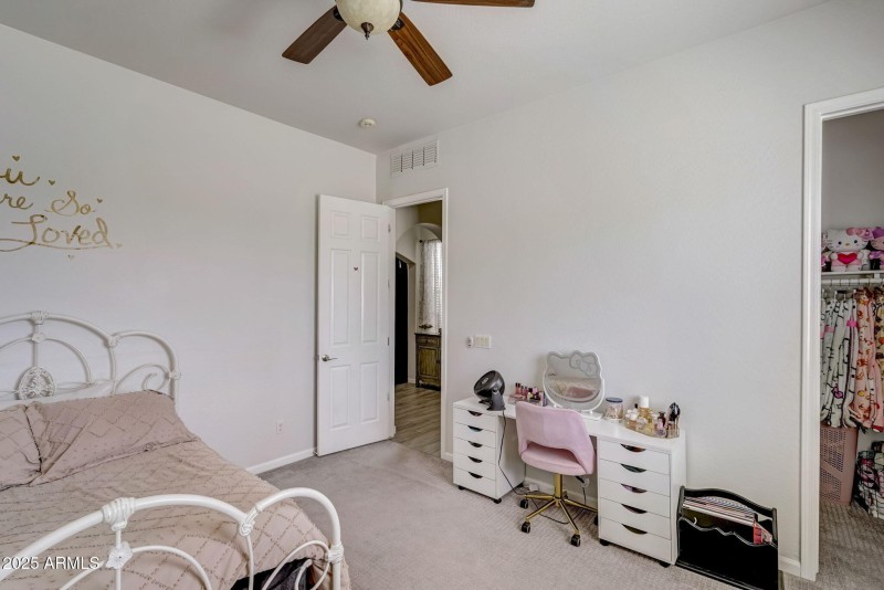 45-web-or-mls-W Durango St-043