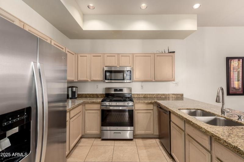 13 - Hayden 8270 #1030