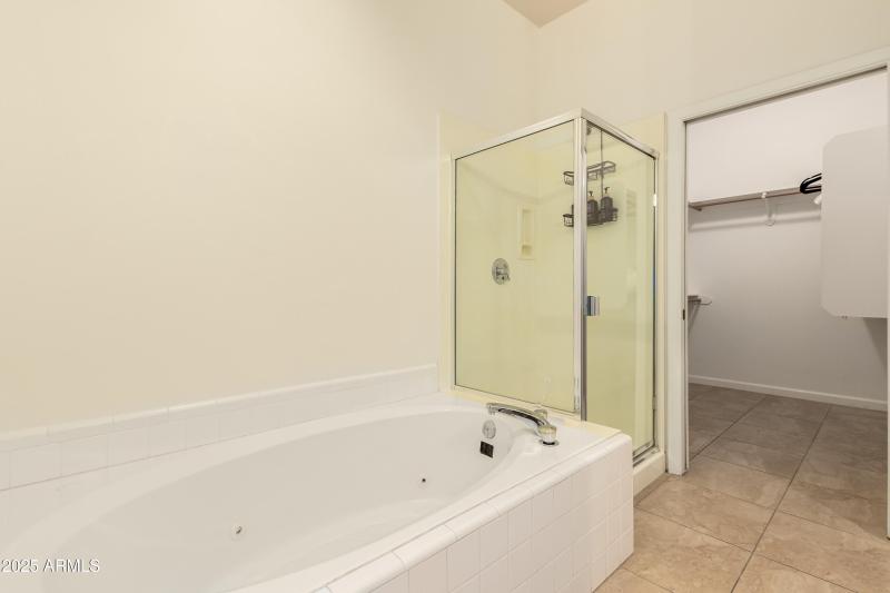 19 - Hayden 8270 #1030