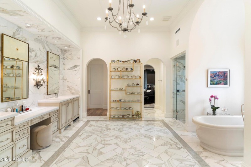 039-Primary Bathroom