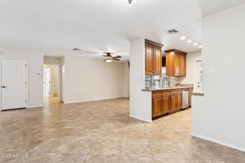 59-web-or-mls-5315-e-thunderbird-rd