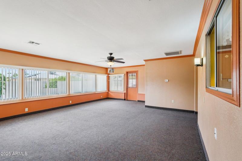 23-web-or-mls-W Crystal Lake Dr-S2909-02