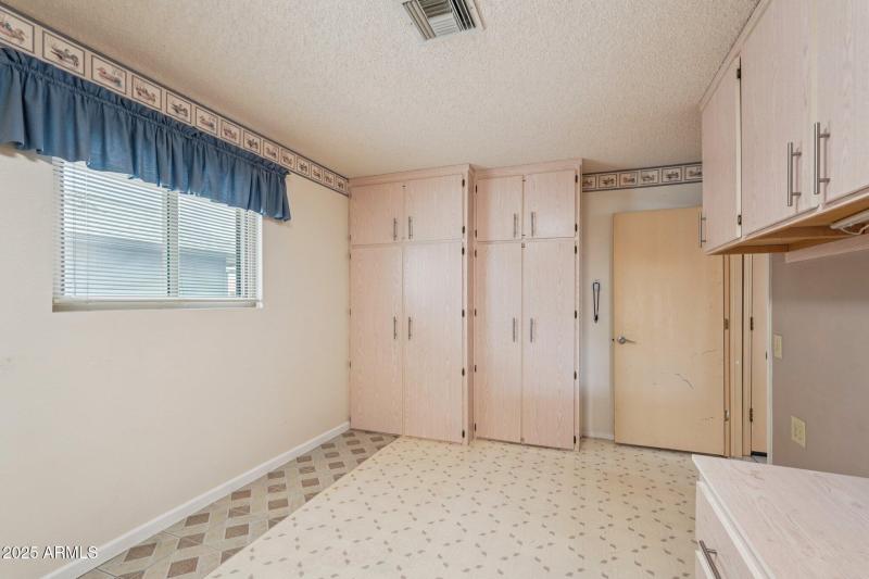 39-web-or-mls-W Crystal Lake Dr-S2909-03