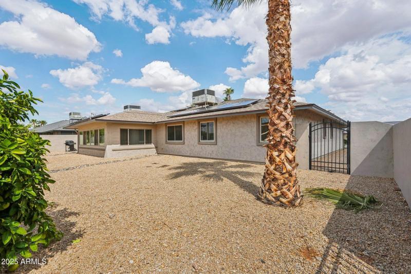 43-web-or-mls-W Crystal Lake Dr-S2909-04