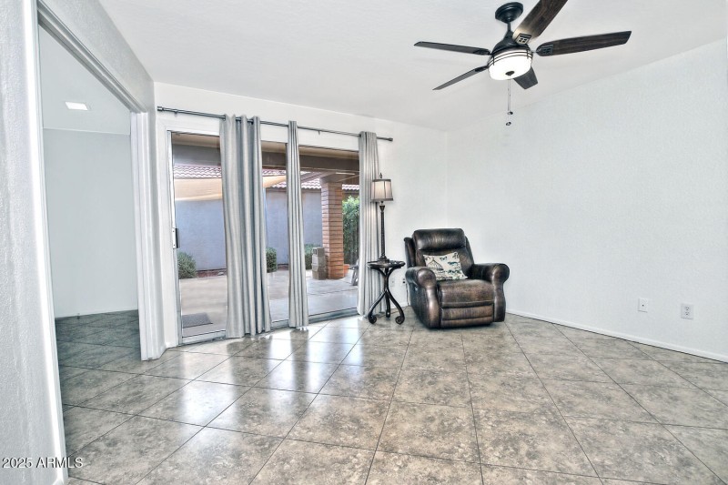 5202 E Tamblo Dr Phoenix AZ-large-012-00