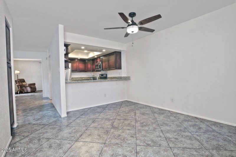 5202 E Tamblo Dr Phoenix AZ-large-016-02