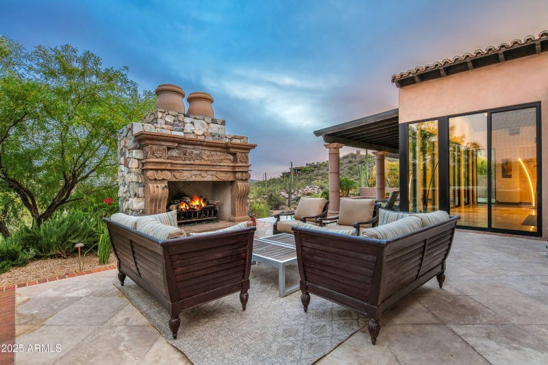 028_Fireplace Warmth