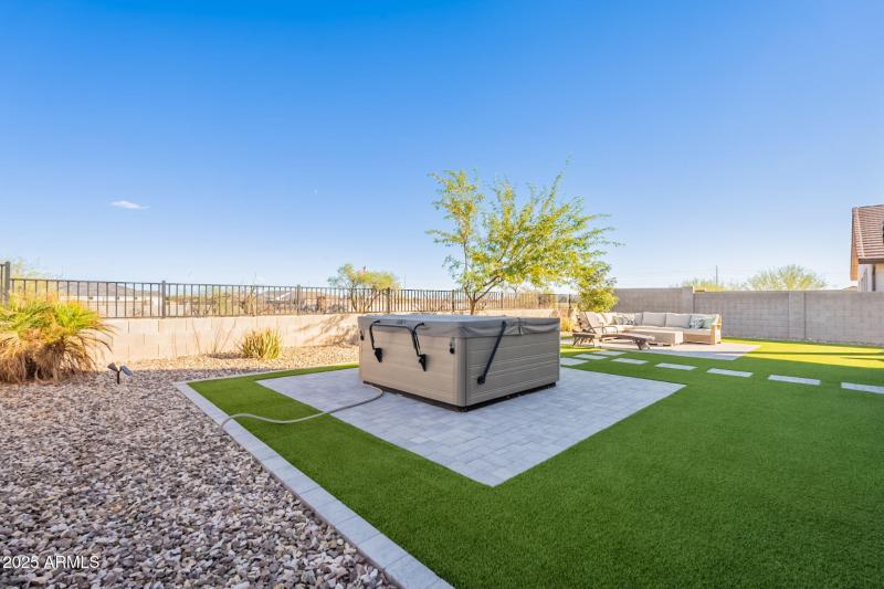 Saltwater spa w/ CoolZone chiller