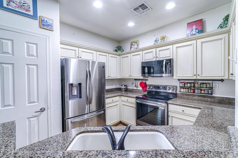 3723_W_MEMORIAL_MLS_16