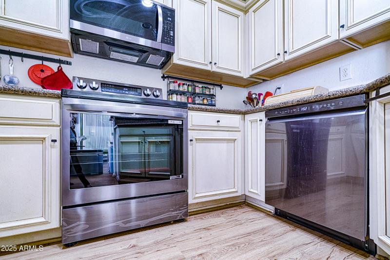 3723_W_MEMORIAL_MLS_17