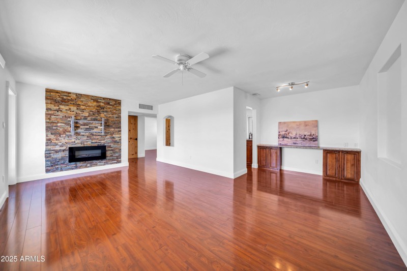 1448 E Royal Palm Rd-6