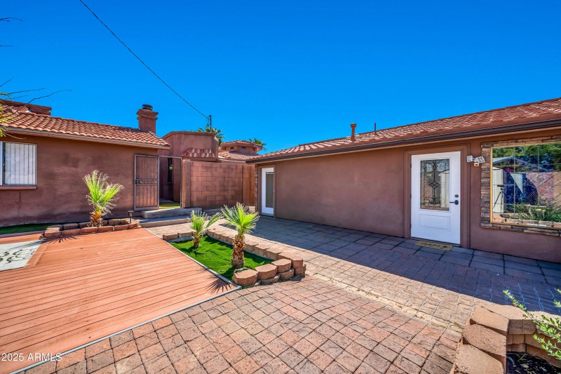 1448 E Royal Palm Rd-21