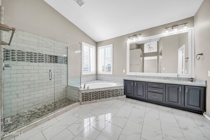 5417 E Anderson Dr-26