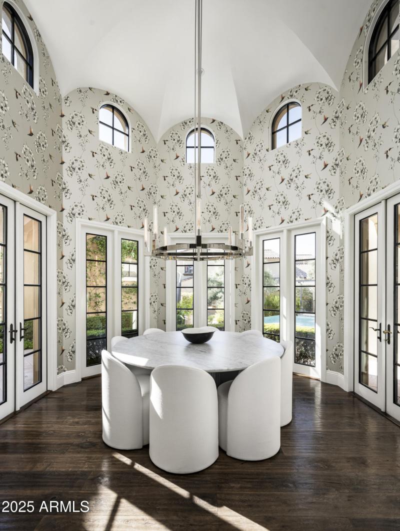 Breakfast Room