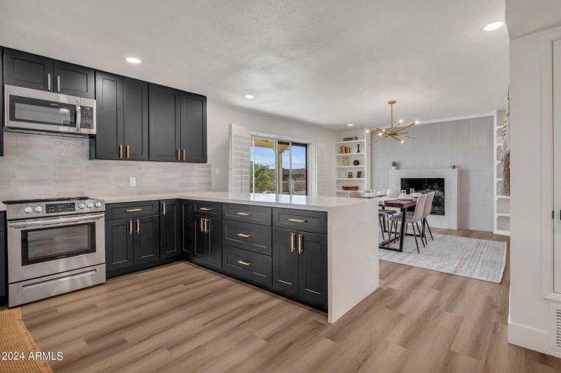 12-web-or-mls-2505 N 61st Way-12