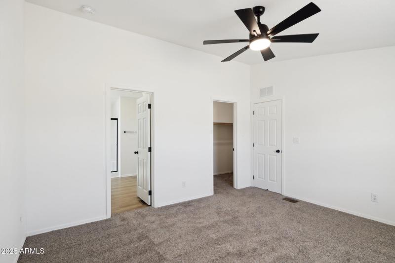 11-web-or-mls-51288-w-blue-jay-st