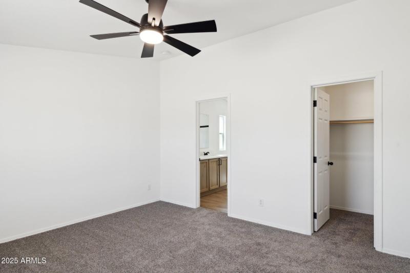 12-web-or-mls-51288-w-blue-jay-st