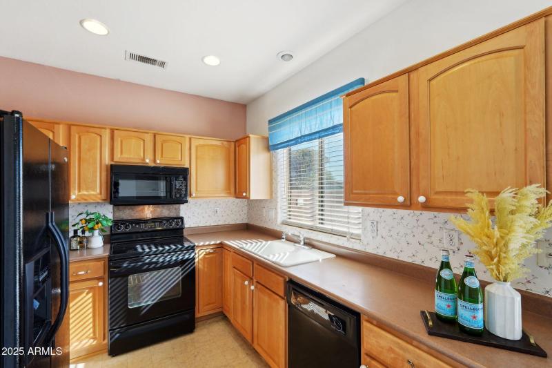 15-web-or-mls-N Emerald Cove Way-013