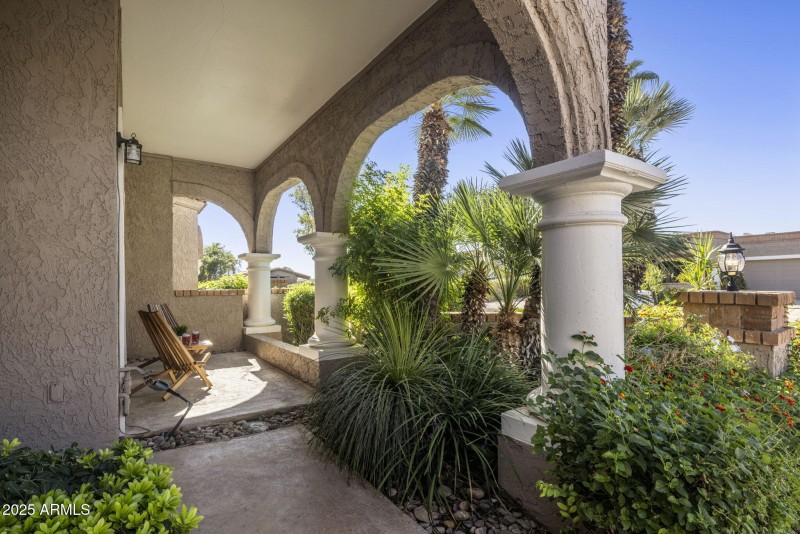 Front Entry & Front Courtyard