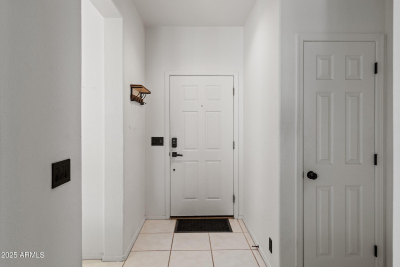 1140 S Rockwell St-6