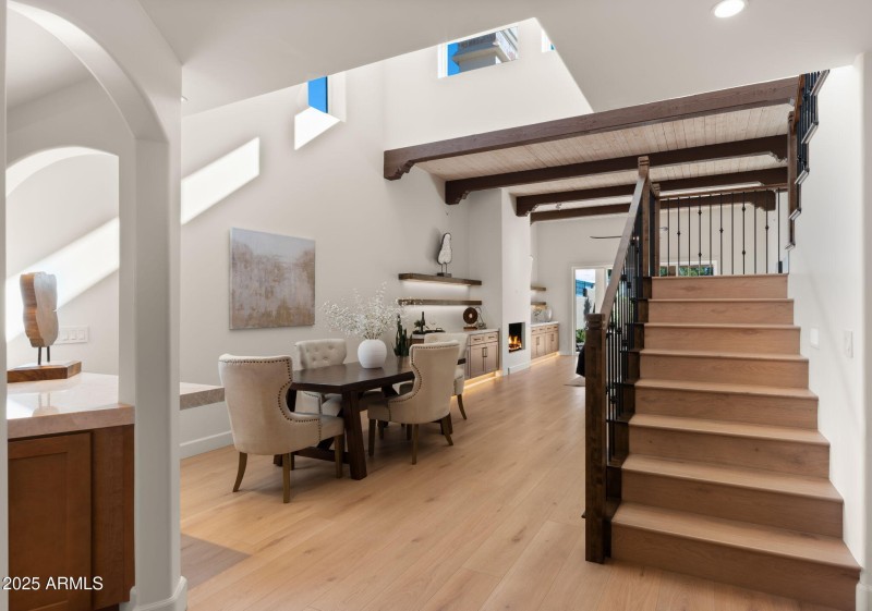 8-web-or-mls-Foyer View2