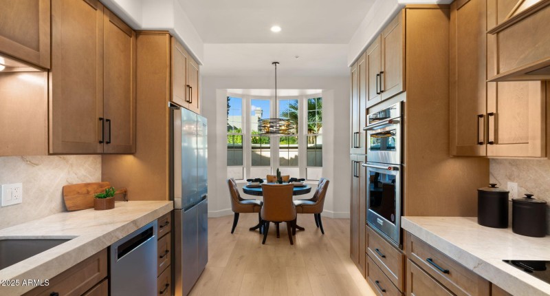 12-web-or-mls-Kitchen3