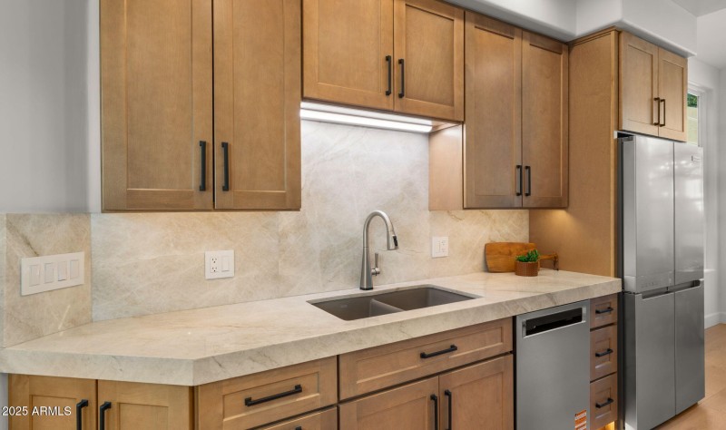 14-web-or-mls-Kitchen4