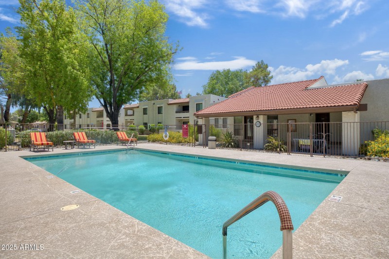 10444 N 69th St 201, Paradise Valley - 2