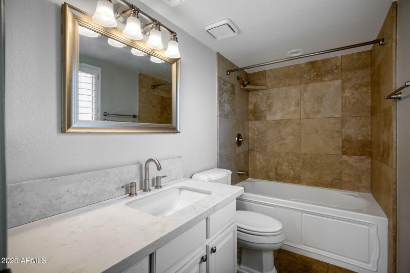 10444 N 69th St 201, Paradise Valley - 2