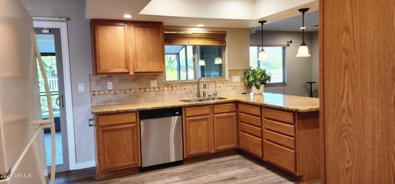 GRANITE COUNTER TOPS