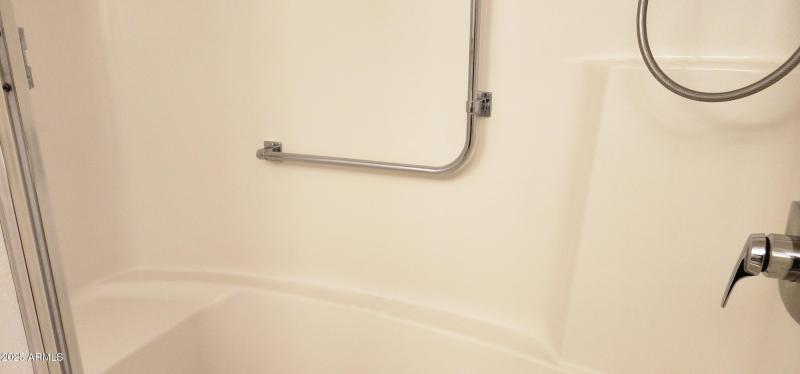 2ND BATH SHOWER TUB COMBO