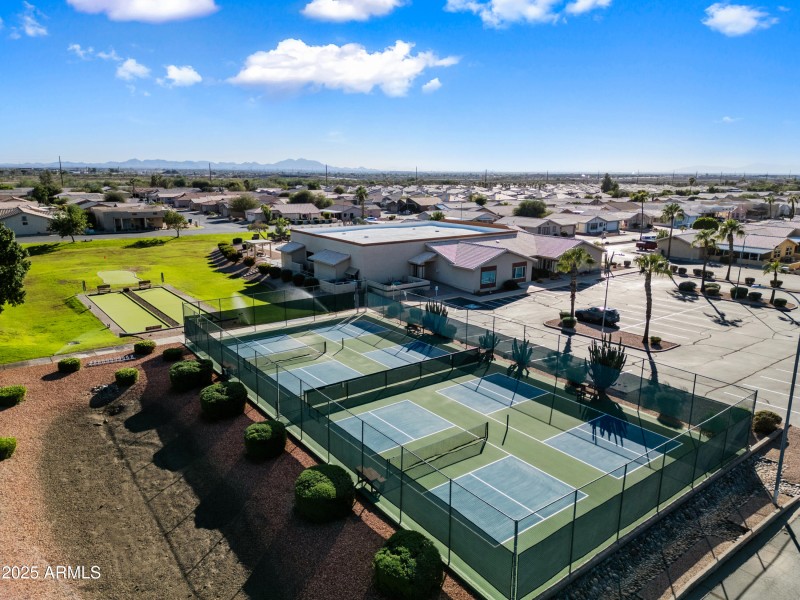 9-MeridianManor-ocupix-Comm