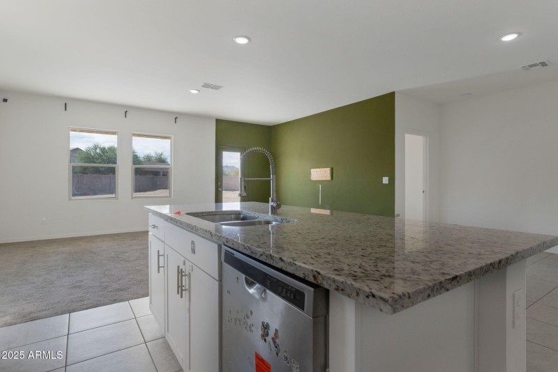 8-web-or-mls-QP-3931