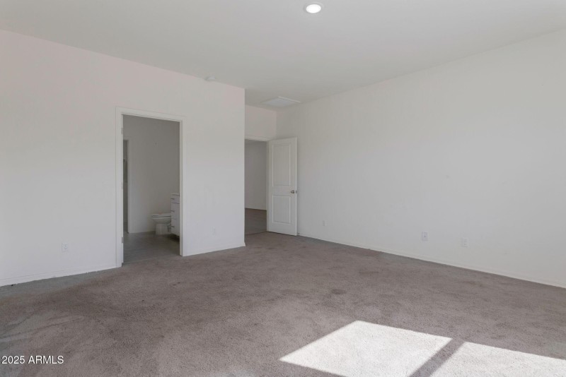 12-web-or-mls-QP-3989