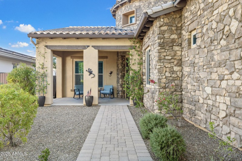 20947 W Mariposa St-4