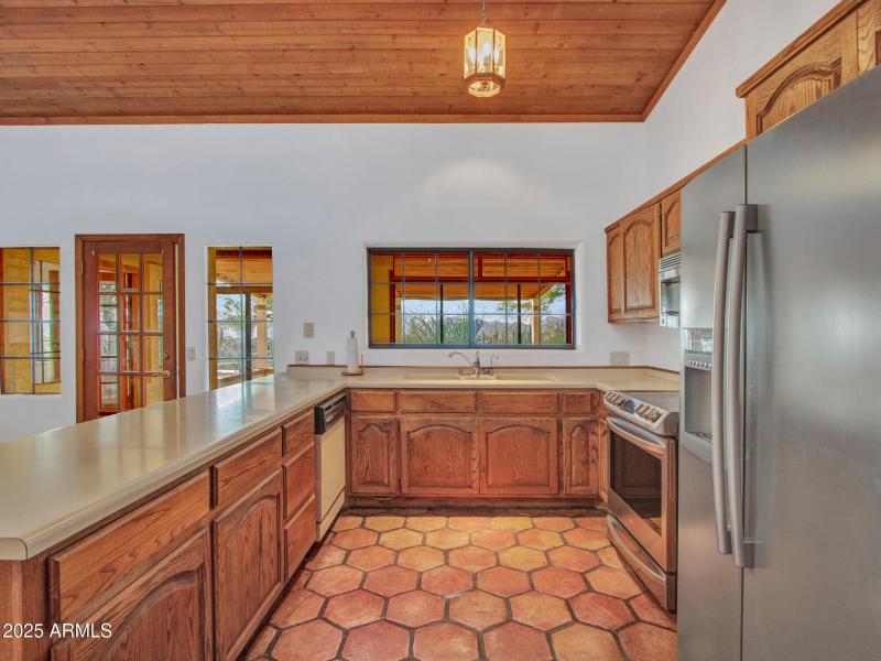 15-Eat-in-kitchen-(2)