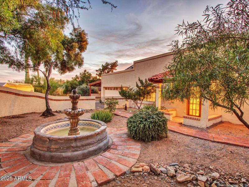 Sunset_02_Fountain-Courtyard-(2)