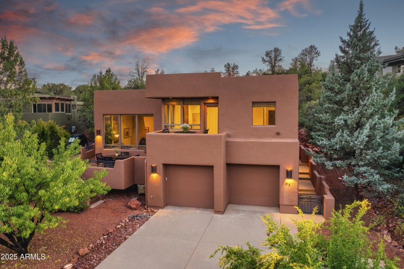 2,469 SF - 3BR - 2 BA