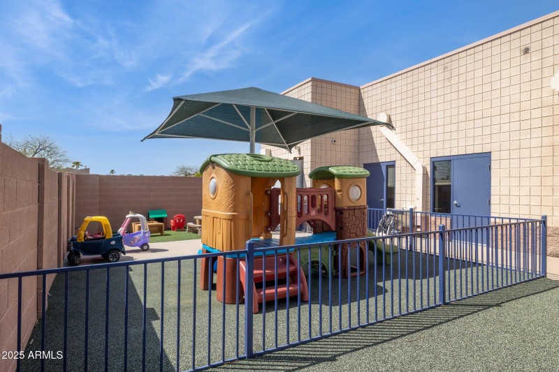 24-web-or-mls-16901-e-palisades-blvd