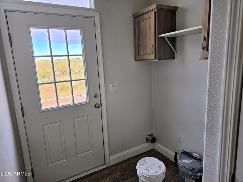 Washer & Dryer Hookups