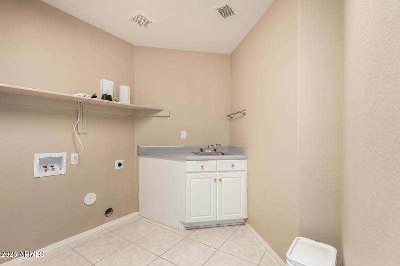 Large Laundry Room w/sink