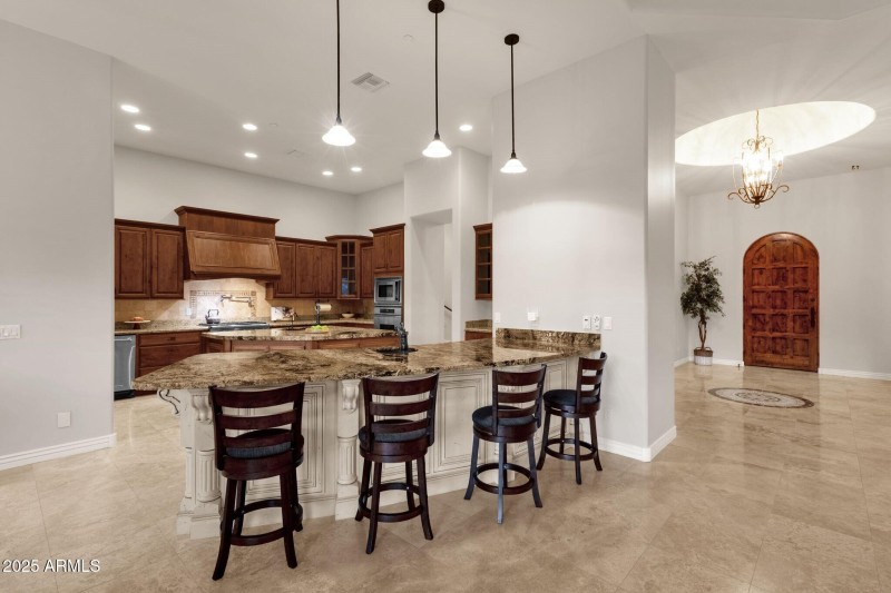 018_Breakfast Bar Seating