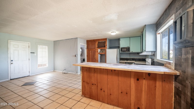 2533 E Superstiton Blvd Interior Photos-