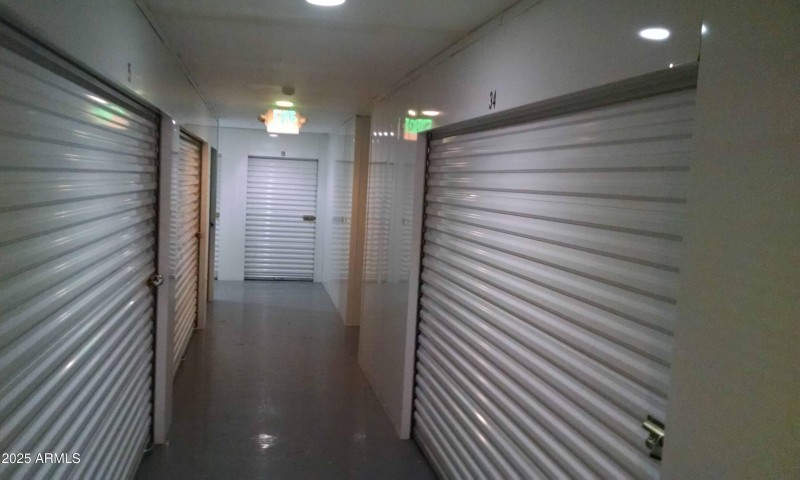 DOM PLAZA STORAGE