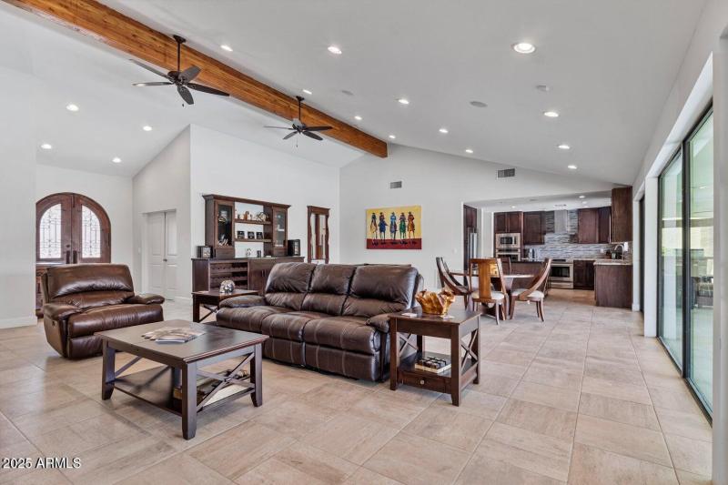 10626 N Indian Wells DR